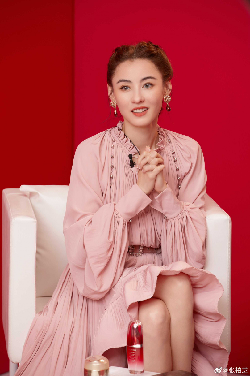 张柏芝独自抚养3个孩子。 (图/翻摄自张柏芝微博)