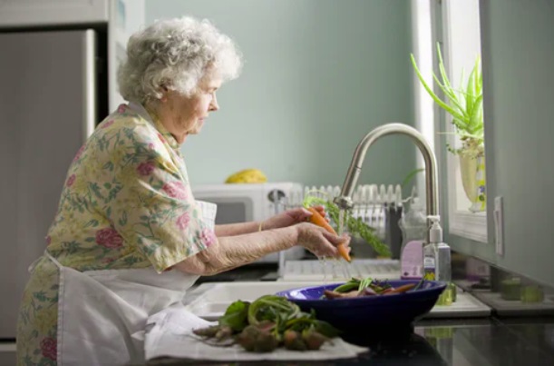 1649238812622025610.jpg How-To-Ensure-That-Your-Senior-Loved-Ones-Are-Safe-When-Youre-Not-Around-2.jpg